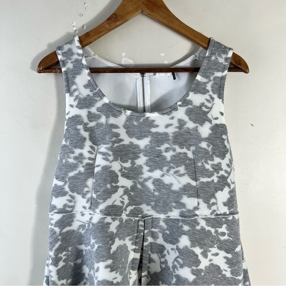 Anthropologie Akemi + Kim Neoprene Peplum Tank Size Large In Grey Motif - Picture 6 of 12